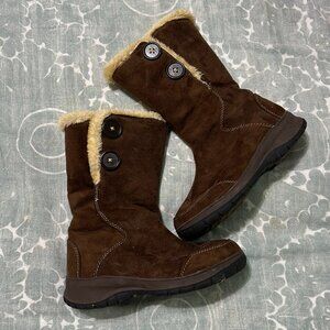Tasc Sherpa Lined Suede Boots with Button Accent Size 6 Brown & Cream